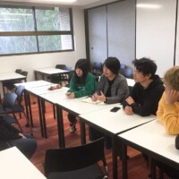 先輩の話を聞く1