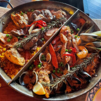 スペイン料理を食べに行った様子