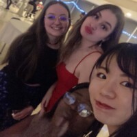 友達とダンスパーティーに参加!